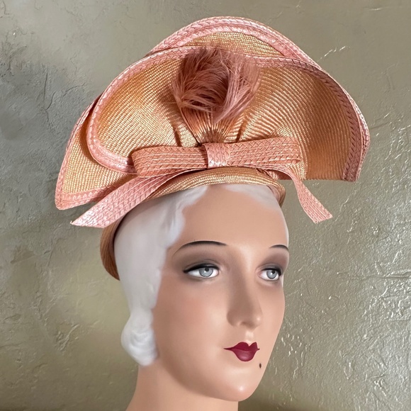 BEWITCHING 1960s' GOLD COLOR STRAW + PINK EDGING, UPTURNED BRIM + CURLY FEATHERS